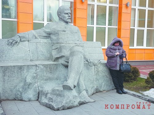 Совхозные труженики приходят к Владимиру Ленину пожаловаться на несправедливость