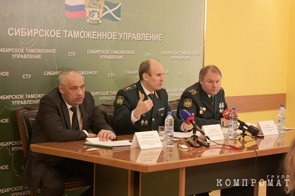 Юрий Ладыгин (слева) и Александр Безлюдский (в центре) были криминальными напарниками?