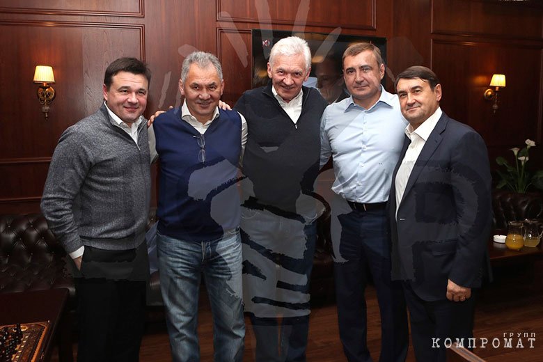 Воробьев, Шойгу, Дюмин и помощник президента Левитин на дне рождения Геннадия Тимченко (в центре)