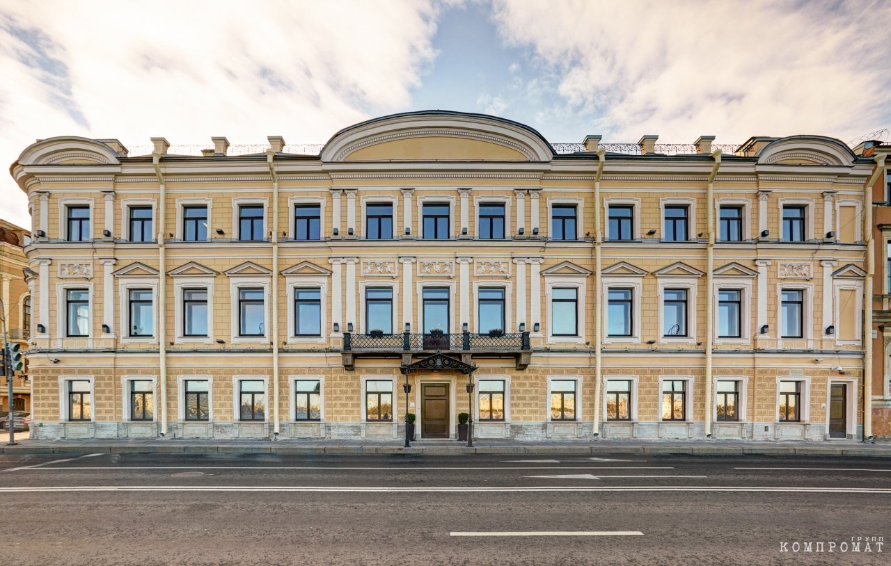 Фонд «Дар» одноклассника Медведева расстался с историческими квартирами в Санкт-Петербурге