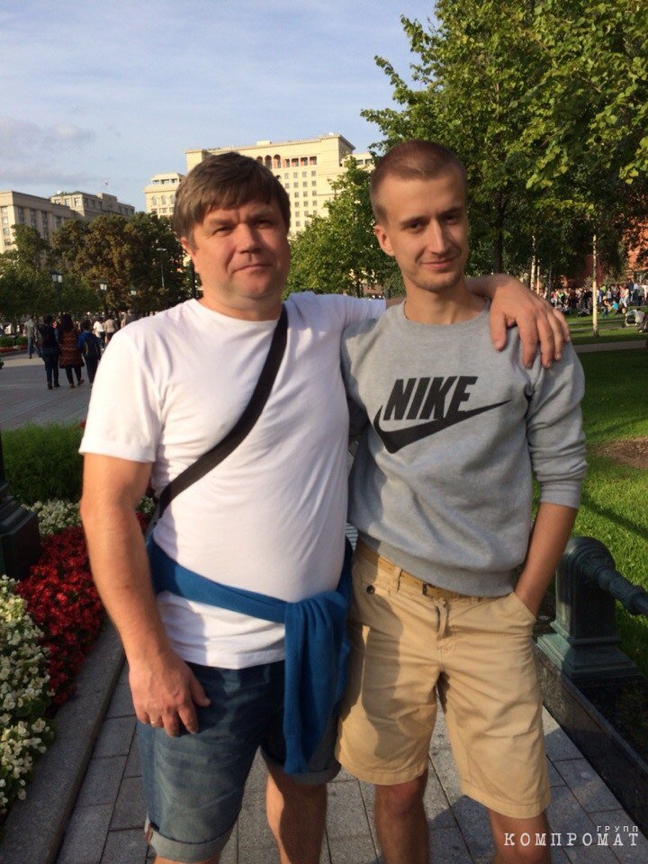 Олег Носков с сыном Артуром (справа)