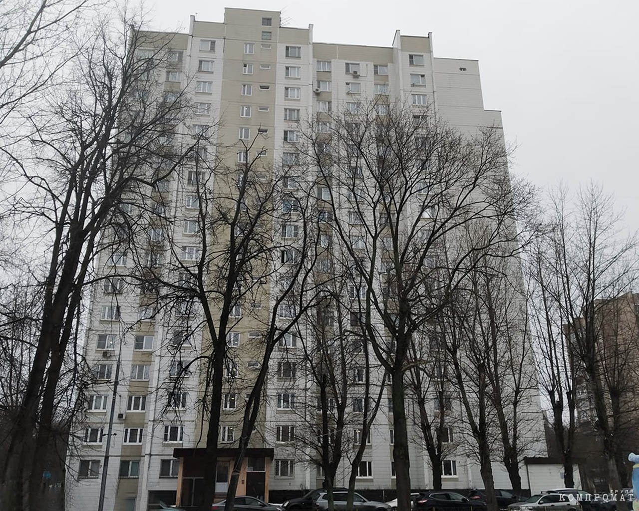 Александр Удодов прописан в невзрачной многоэтажке на окраине Москвы. Здесь походили обыски налоговому делу