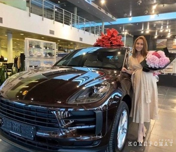 Экс-вице-губернатор-матерщинник Иван Сеничев подарил дочери «Порше» за 5 млн рублей