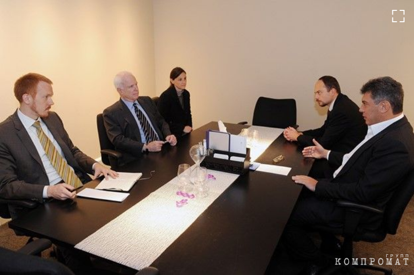 Борис Немцов и Владимир Кара-Мурза во время обсуждения Акта Магнитского
