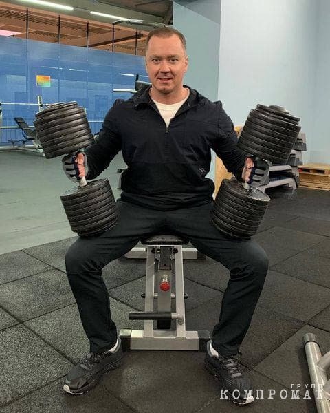 Вячеслав Бурматов бесплатно использует университетский спортзал для понтовых фоточек