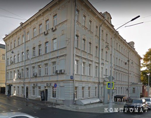 Здание на Рождественском бульваре. Здесь идёт многолетняя война жильцов дома с Михаилом Шульманом