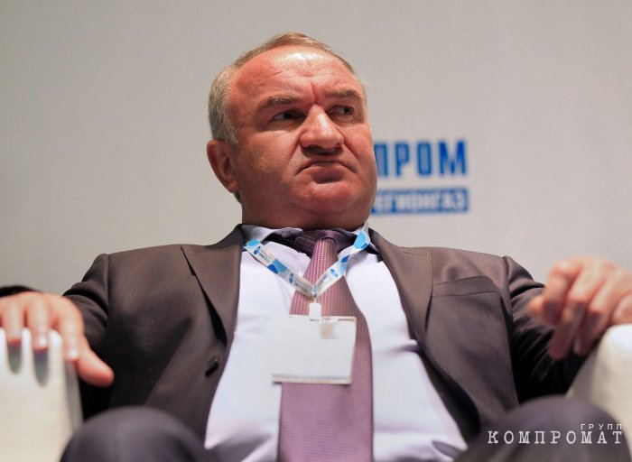 В 2000-е Арашукова-старшего называли «теневым главой правительства» Ставрополья