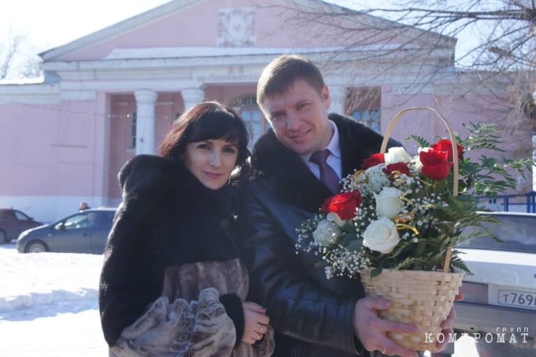 Депутат Виталий Здебский с женой