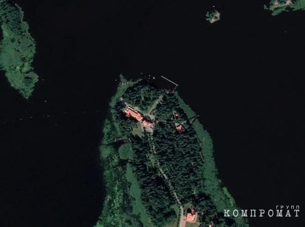 Остров Лодочный (Лененградская область), в центре которого находится вилла Селлгрена