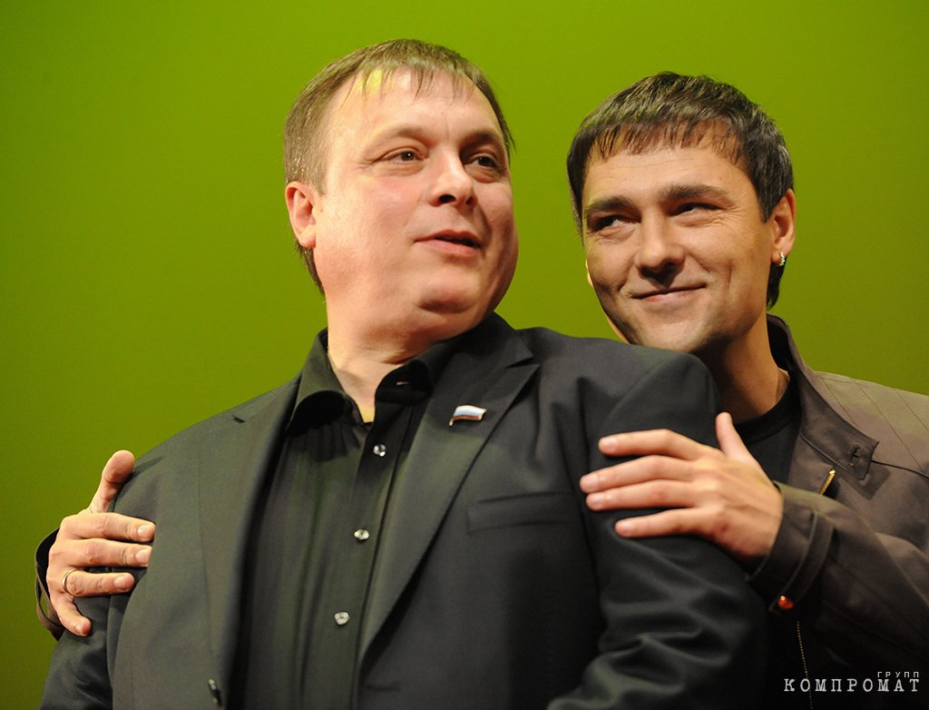 Бизнесмен Андрей Разин и певец Юрий Шатунов (слева направо). Октябрь 2009 года.