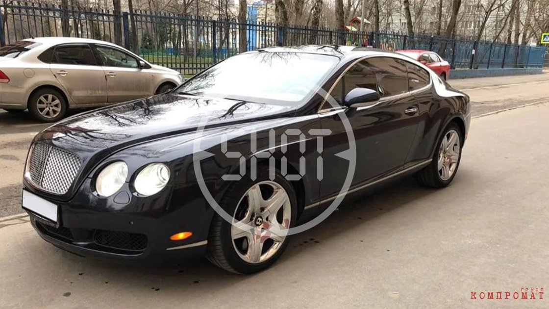 Bentley Continental GT. Такой стоит теперь около 1,3 млн. рублей. Только на этом авто Афанасьев совершил в 2022 году пятьдесят ДТП
