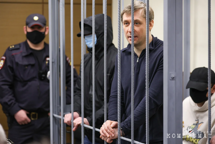 Дмитрий Захарченко (справа на первом плане) и бизнесмен Валерий Маркелов (второй справа)