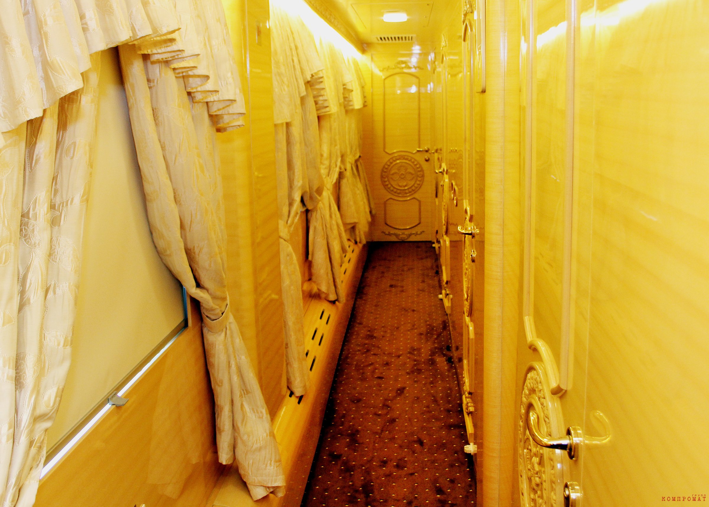 Версаль на колёсах: Как Зеленский ездил в Европу на поезде с позолотой