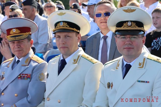 Прокуроры города и Ленобласти рядом с генералом УФСИН